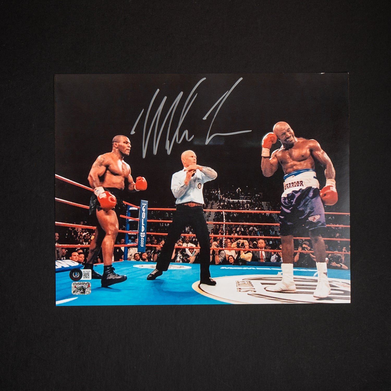 Fotografía Firmada por Mike Tyson – Combate contra Evander Holyfield